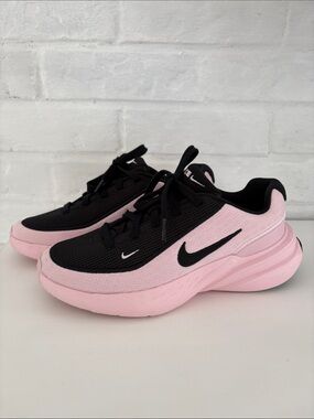 Nike women’s running shoes. Size 6